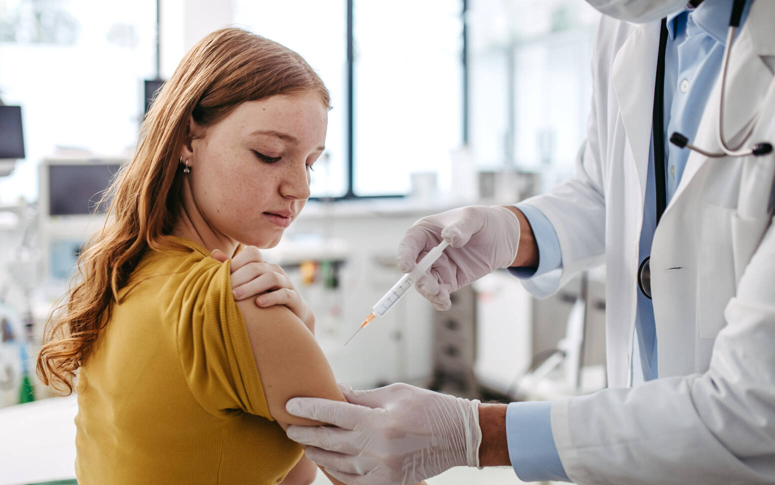 Child_with_vaccine