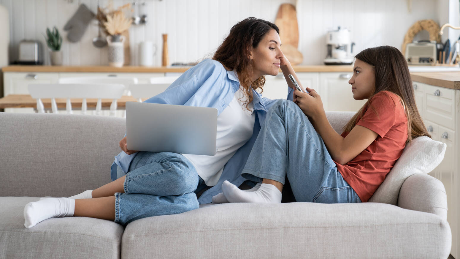 Parent-and-child-on-couch