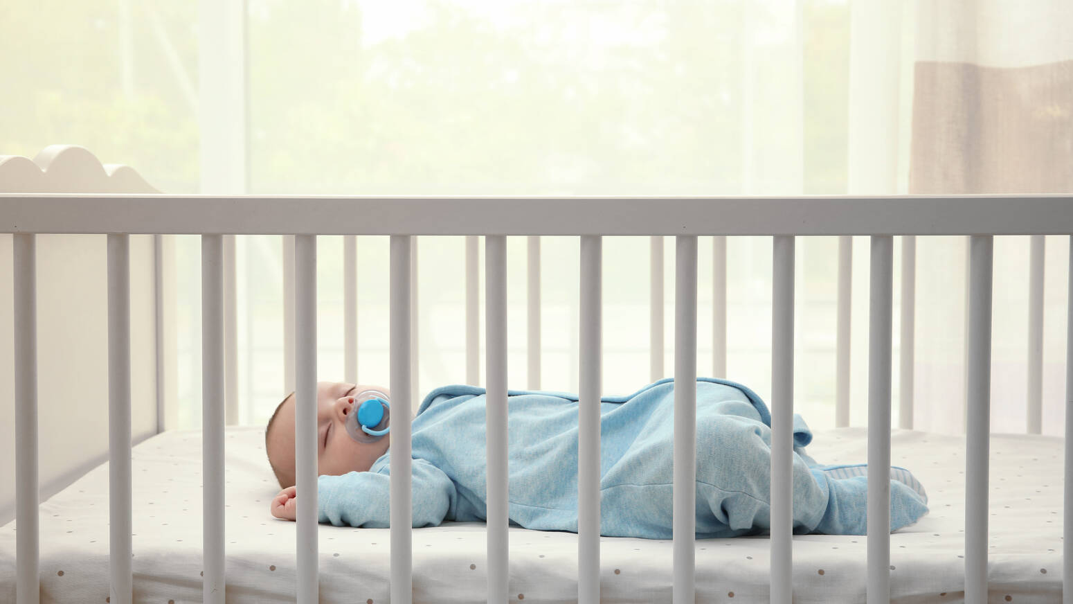 baby-sleeping-in-crib