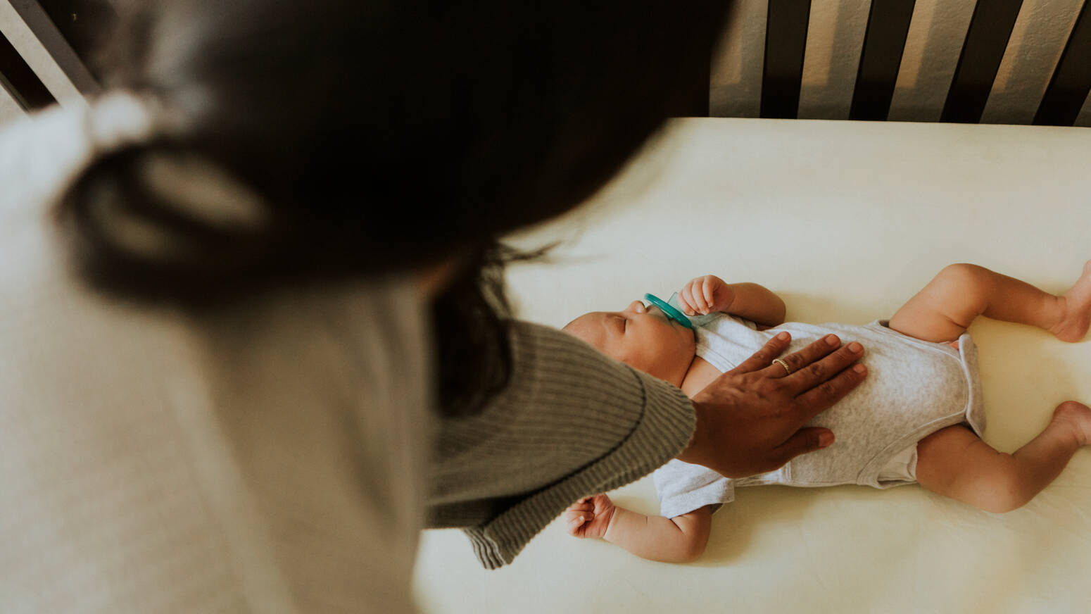 parent-touching-child's-belly 