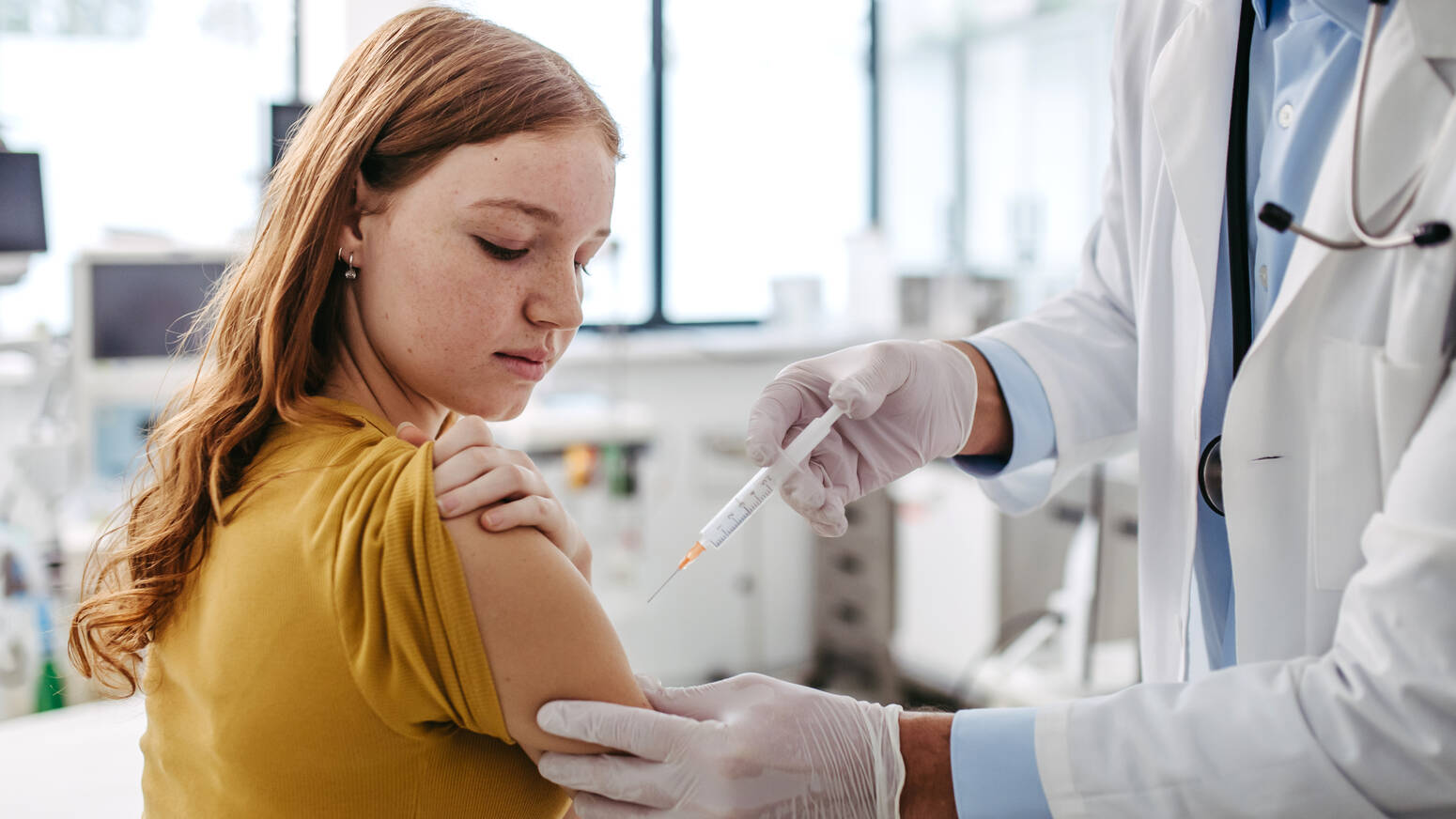 Child_with_vaccine