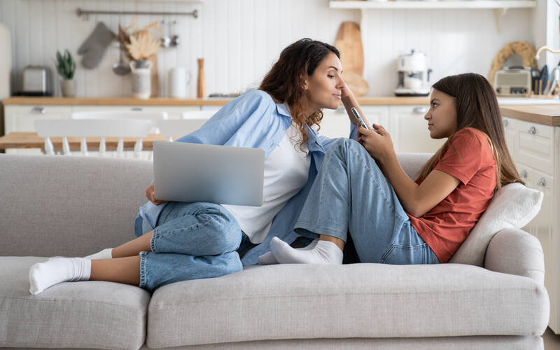 Parent-and-child-on-couch