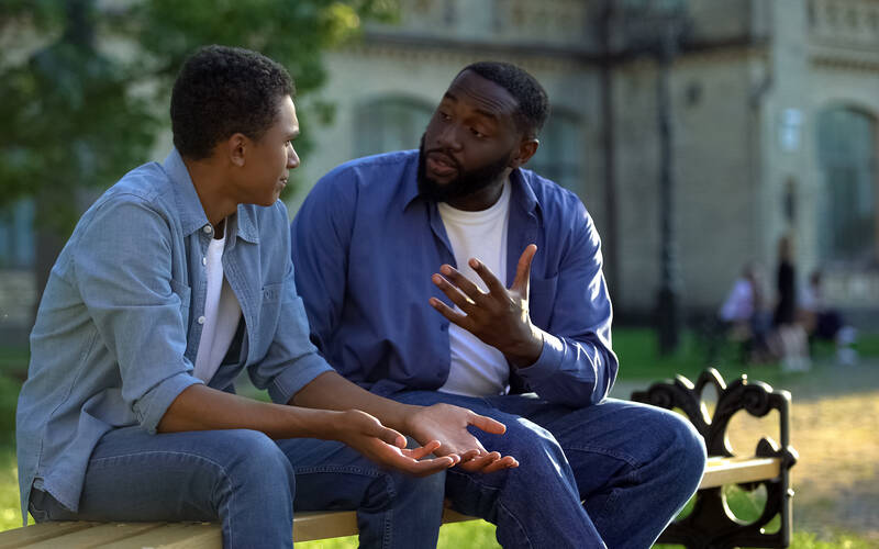 Parent-talking-to-teenager