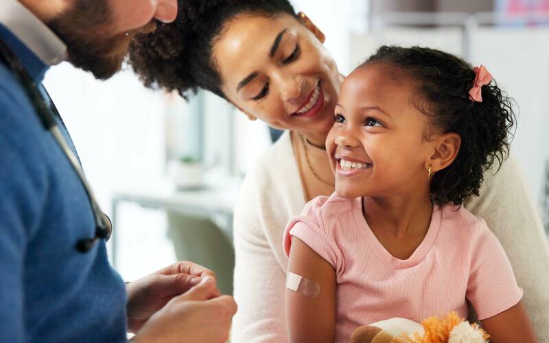 child-smiling-at-doctor