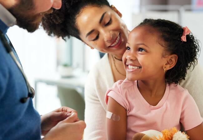 child-smiling-at-doctor