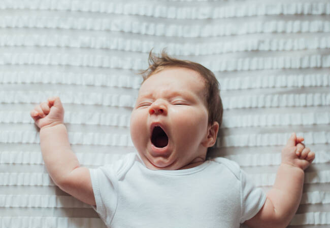 Baby_yawning
