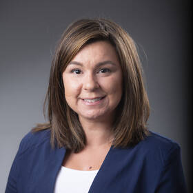 Julie Sanville Headshot